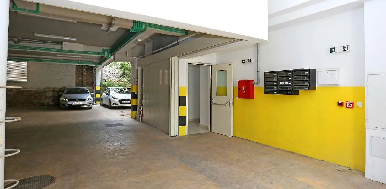 Luxury Apts Leone Split Centre 0*,