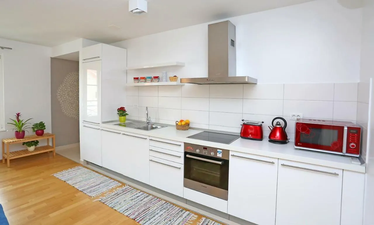 Luxury Apts Leone Split Centre 0*,