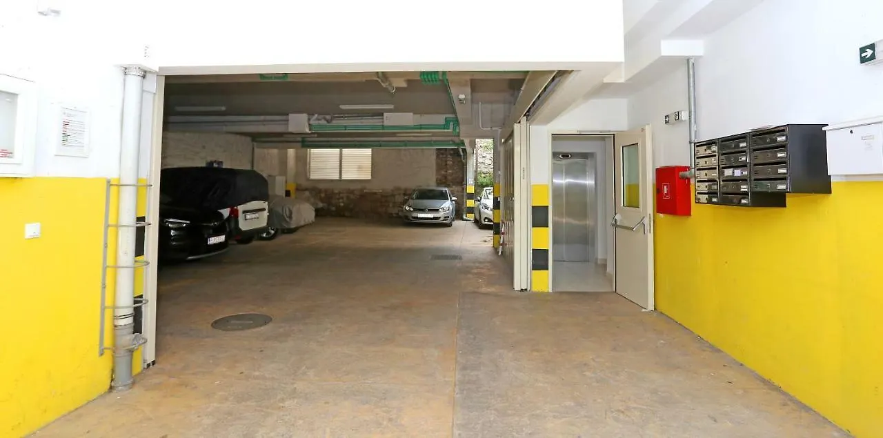 Apartment Luxury Apts Leone Split Centre